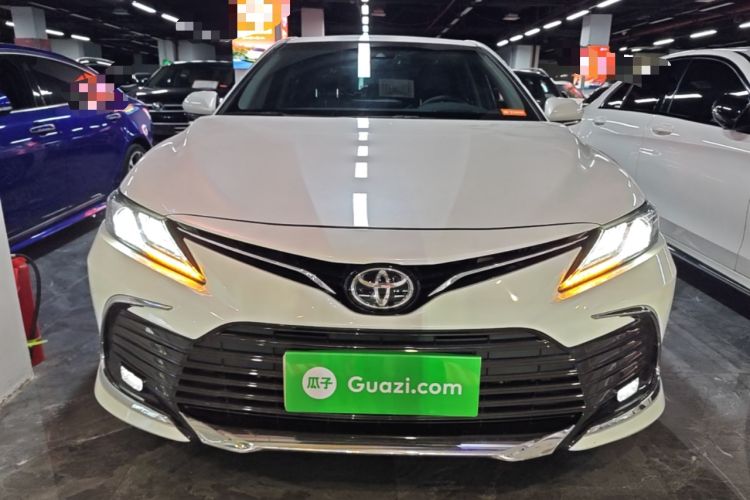 Toyota Camry 2023 — 2
