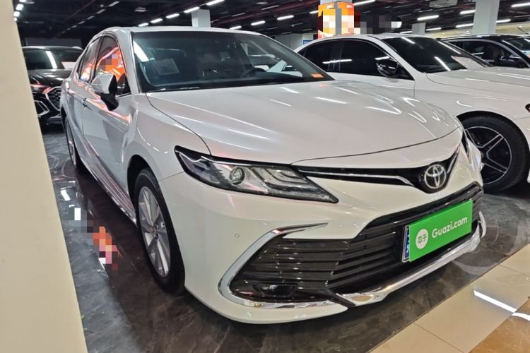 Toyota Camry 2023 — 3