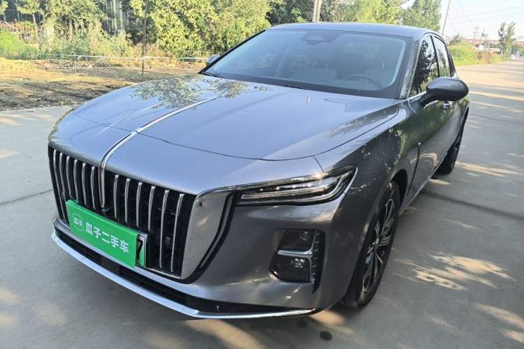 Hongqi H5 PHEV 2025 — фото 1