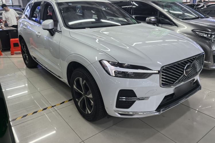 Volvo XC60 2026 — 3
