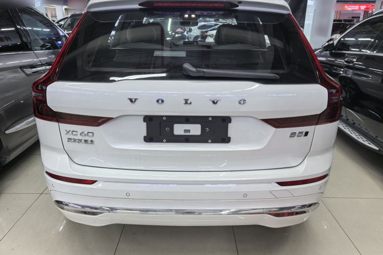 Volvo XC60 2026 — 5