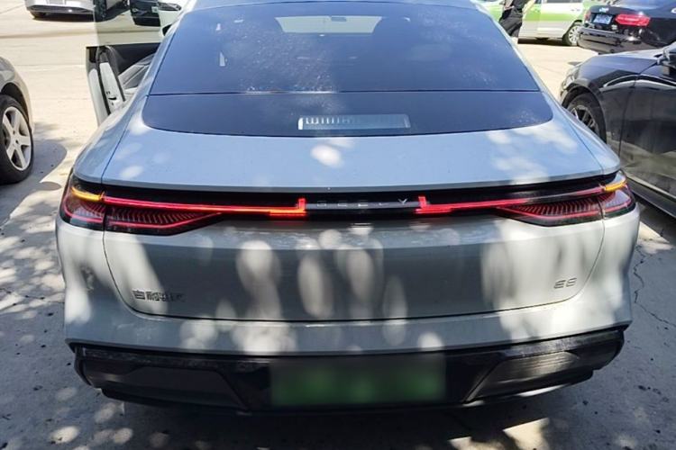 Geely Galaxy E8 2025 — 5