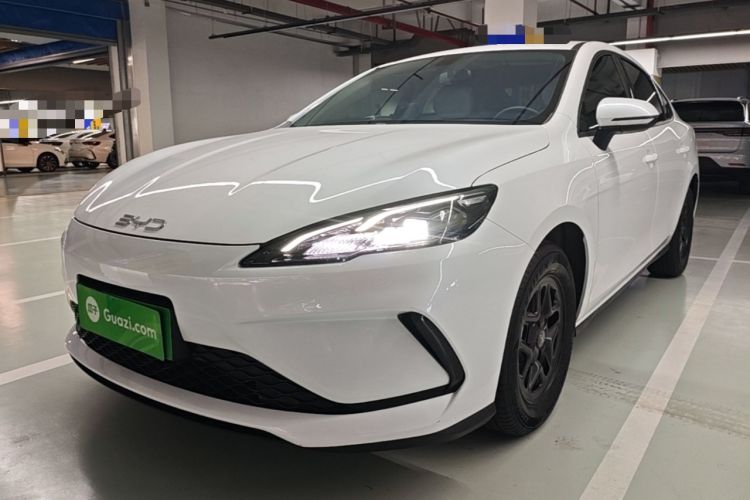 BYD Seal 05 DM-i 2025 — фото 1