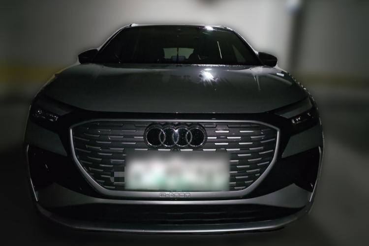 Audi Q4 e-tron 2023 — фото 2