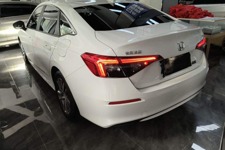 Honda Civic 2023 — 4