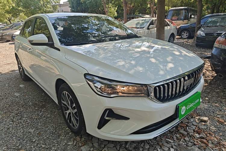 Geely Emgrand 2025 — 3