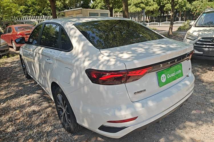 Geely Emgrand 2025 — 4