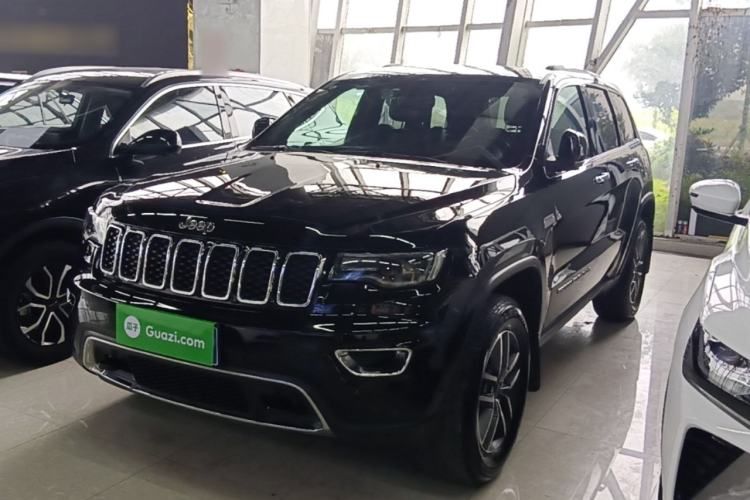 Jeep Grand Cherokee 2020 — фото 1