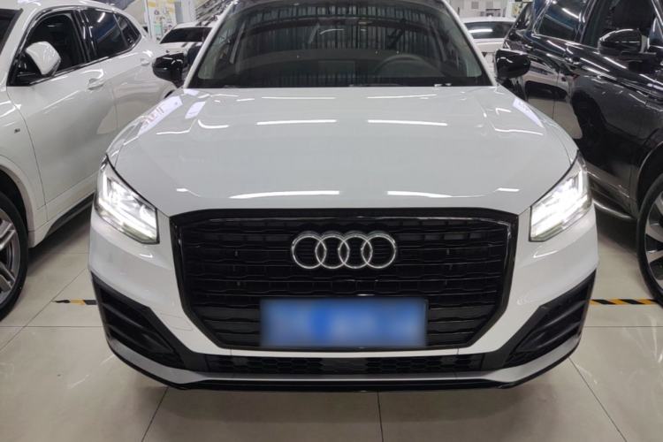 Audi Q2L 2021 — 2