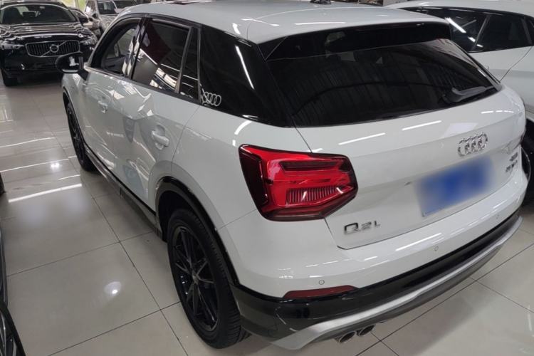 Audi Q2L 2021 — 4