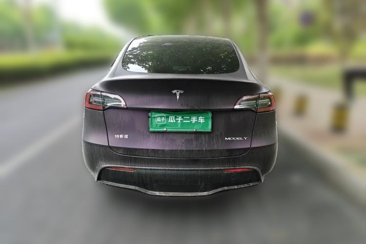 Tesla Model Y 2023 — 3