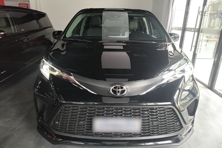 Toyota Granvia 2024 — 2