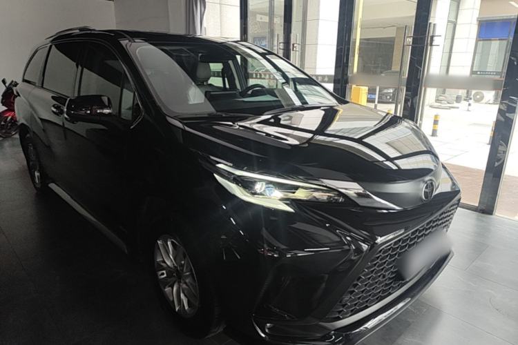 Toyota Granvia 2024 — 3