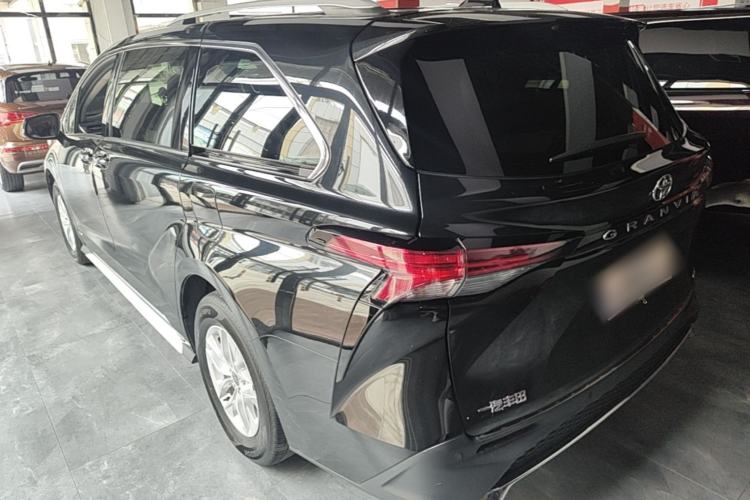 Toyota Granvia 2024 — 4