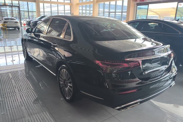 Mercedes-Benz E 300 L 2023 — 4