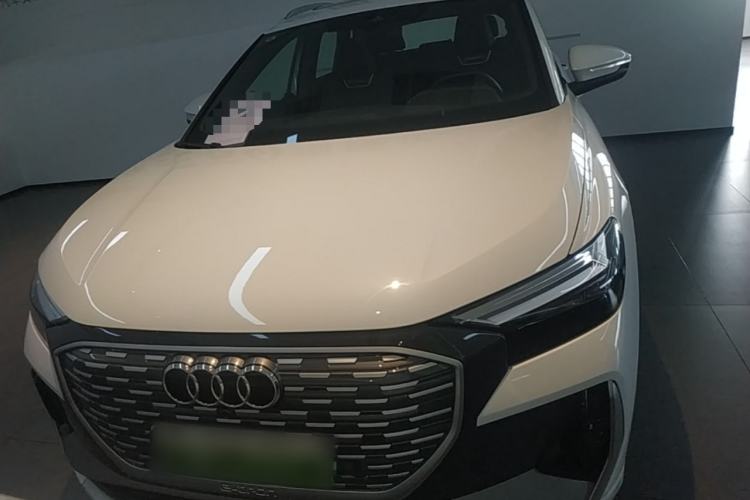 Audi Q4 e-tron 2024 — 2