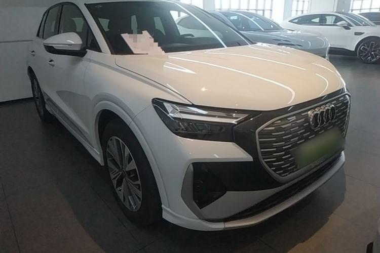 Audi Q4 e-tron 2024 — 3
