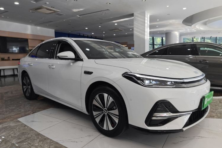 Geely Galaxy A7 2025 — фото 3