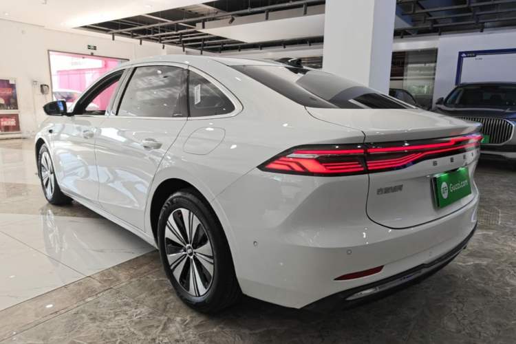 Geely Galaxy A7 2025 — фото 4