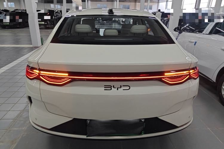 BYD Qin L 2025 — 5