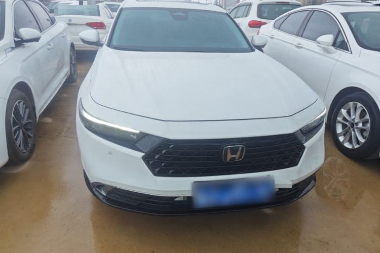 Honda Accord 2025 — 2