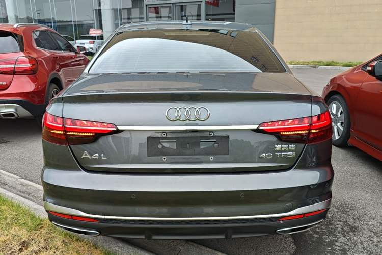 Audi A4 2022 — фото 5