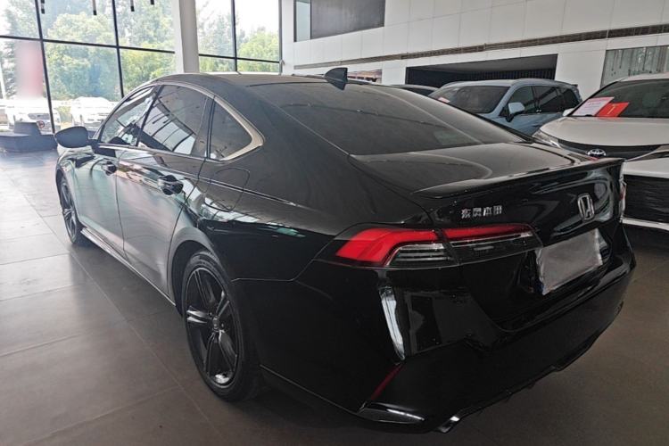Honda Accord 2023 — 4