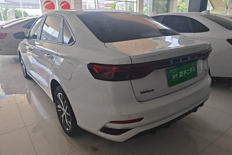 Geely Emgrand 2025 — 4