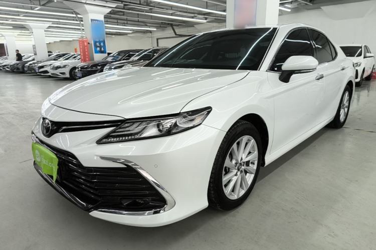 Toyota Camry 2021 — фото 1