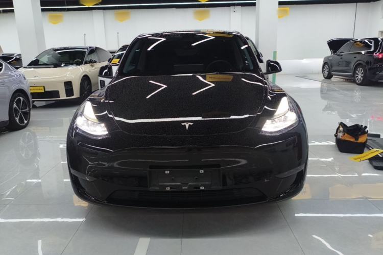 Tesla Model Y 2022 — 2