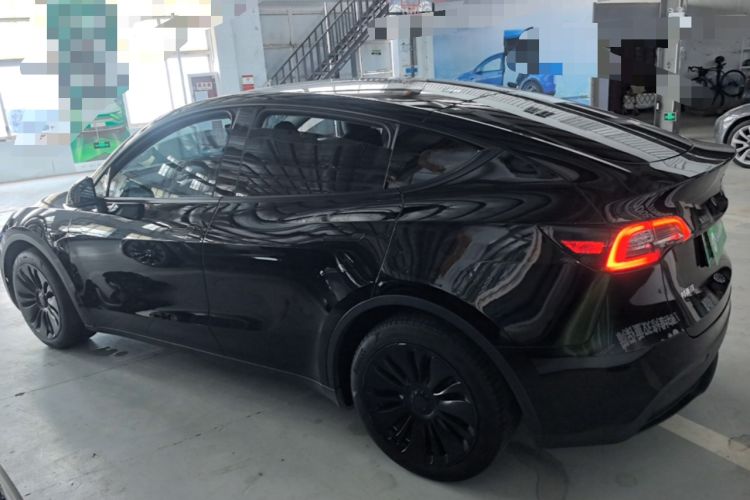 Tesla Model Y 2022 — 4