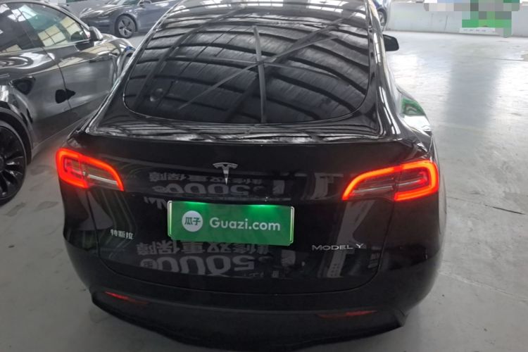Tesla Model Y 2022 — 5