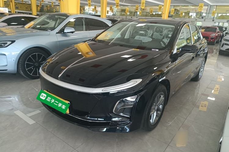 Hongqi e qm5 2025 — фото 1
