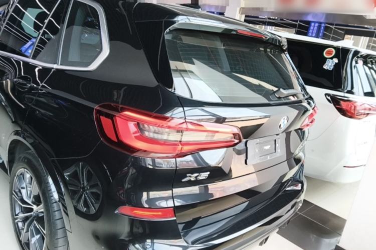 BMW X5 2022 — 5