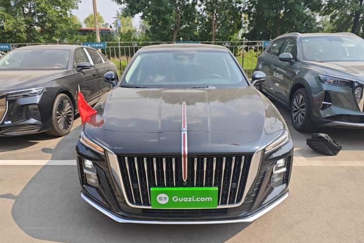 Hongqi H5 2025 — 2