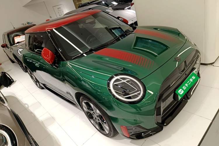 MINI Cooper 2025 — 3