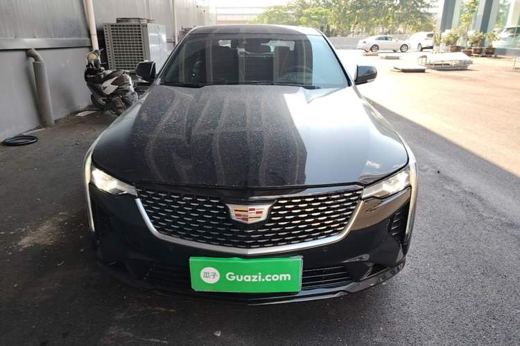 Cadillac CT4 2023 — 2