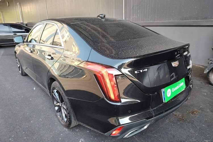 Cadillac CT4 2023 — 4