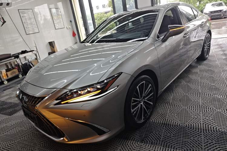 Lexus es 2023 — фото 1