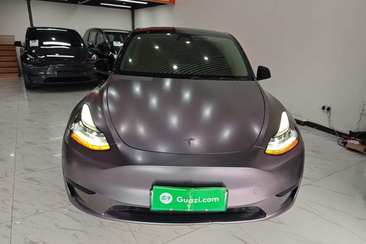 Tesla Model Y 2024 — 2
