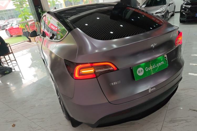 Tesla Model Y 2024 — 4