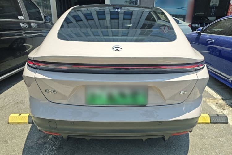 NIO ET5 2024 — 5