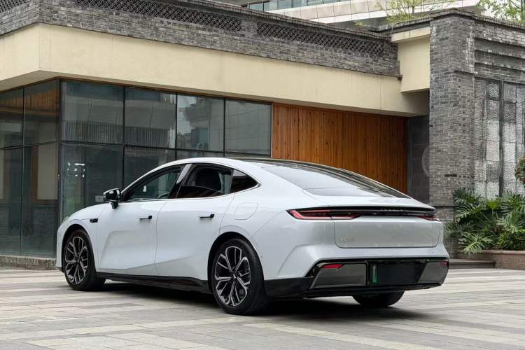 Geely Galaxy E8 2025 — 4