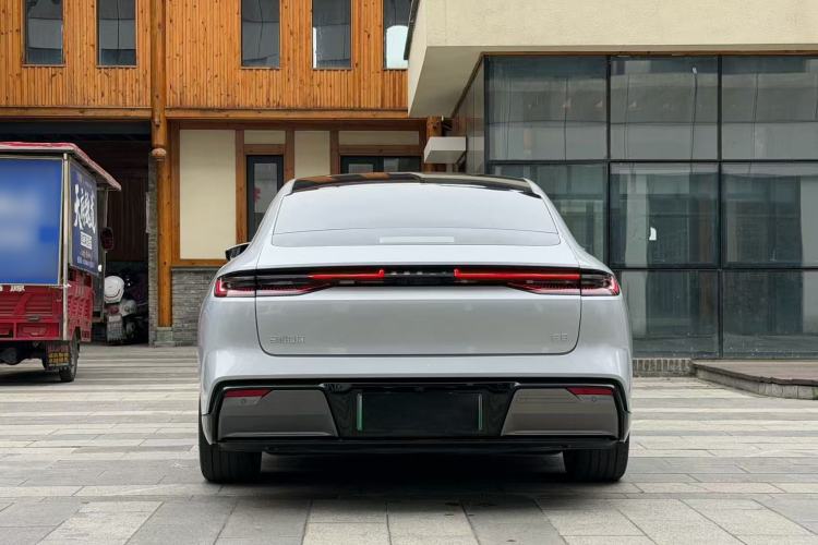 Geely Galaxy E8 2025 — 5