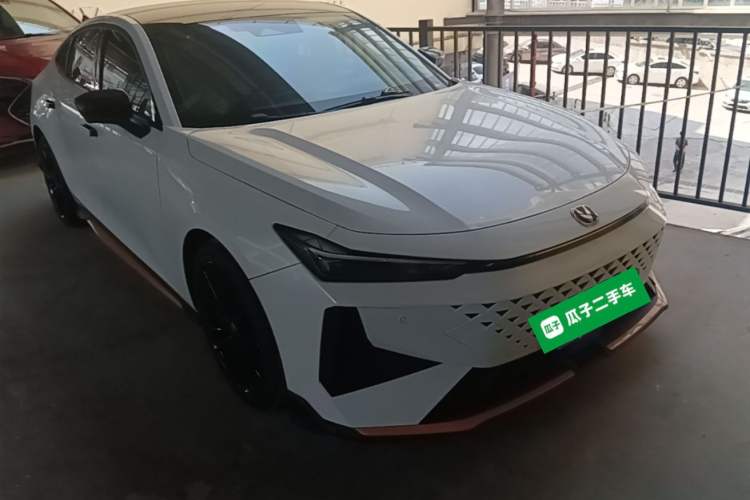 ChangAn UNI-V 2024 — 3