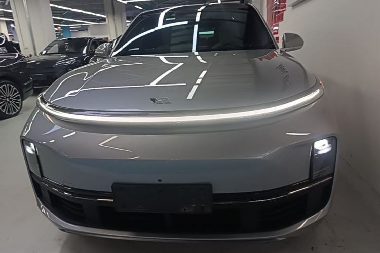 Li Auto L8 2023 — 2