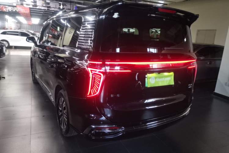 Hongqi HQ9 PHEV 2024 — 4
