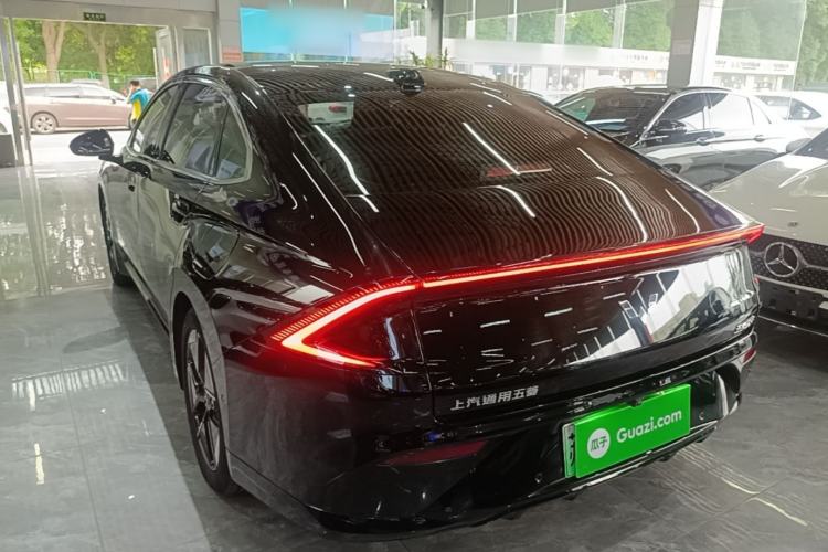 Wuling Xingguang 2025 — 4