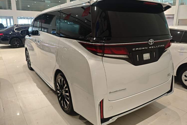 Toyota vellfire 2024 — фото 4