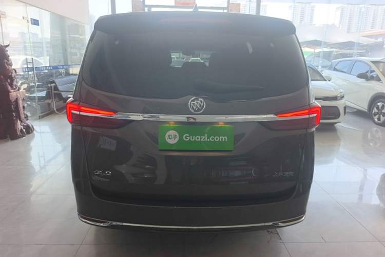 Buick GL8 2023 — 5